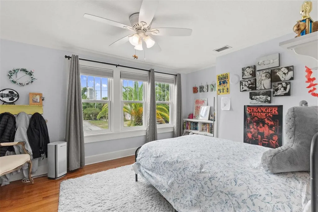 215 9th Avenue NE St Petersburg FL 33701
