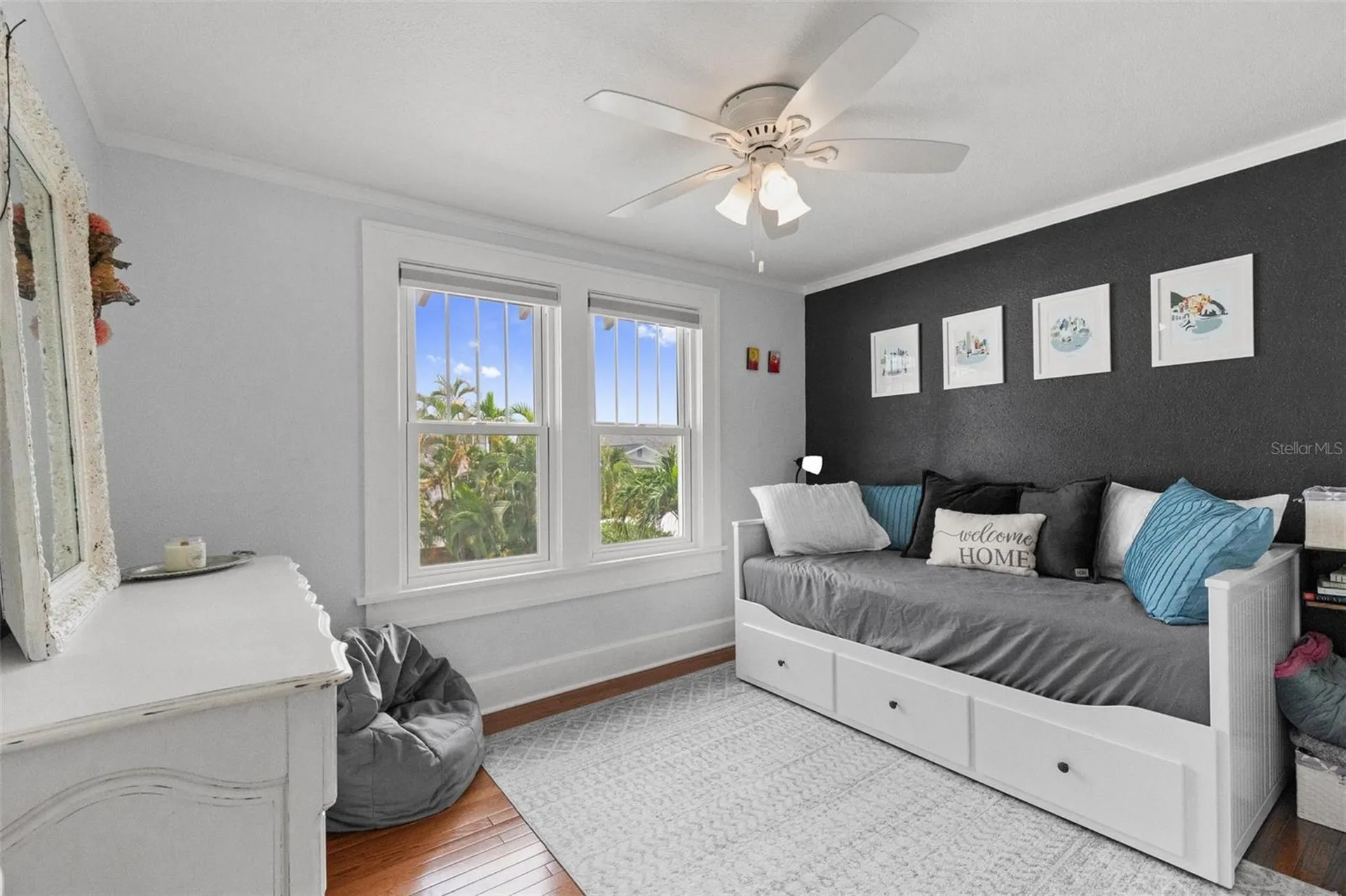 215 9th Avenue NE St Petersburg FL 33701