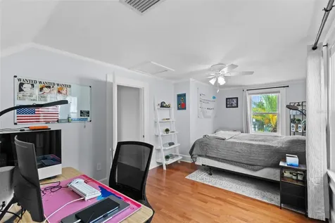215 9th Avenue NE St Petersburg FL 33701