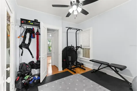 215 9th Avenue NE St Petersburg FL 33701