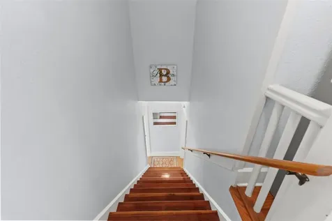 215 9th Avenue NE St Petersburg FL 33701