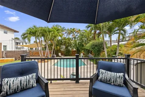 215 9th Avenue NE St Petersburg FL 33701