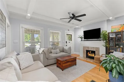 215 9th Avenue NE St Petersburg FL 33701