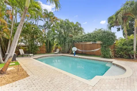 215 9th Avenue NE St Petersburg FL 33701