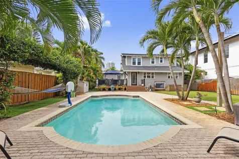 215 9th Avenue NE St Petersburg FL 33701