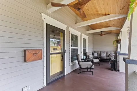 215 9th Avenue NE St Petersburg FL 33701