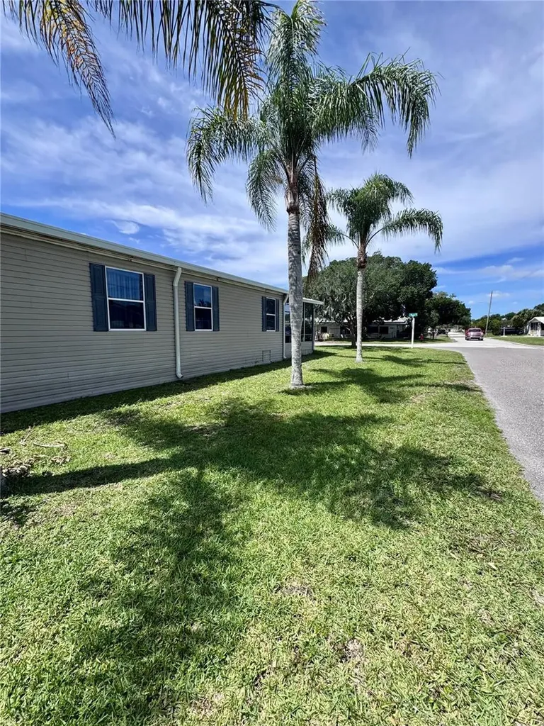 4385 Maple Avenue Edgewater FL 32141