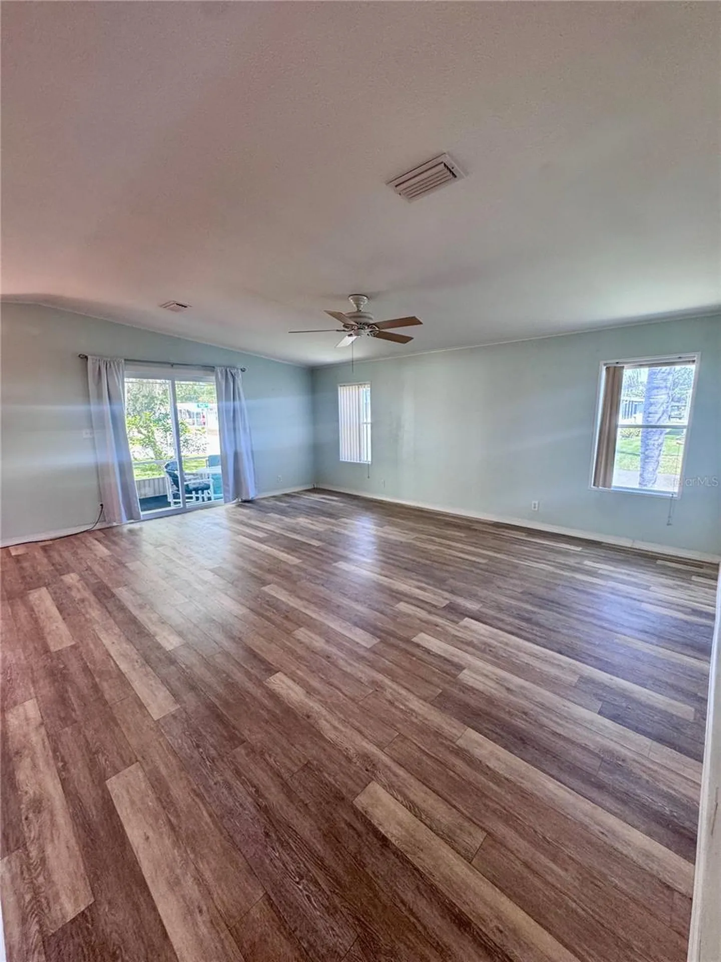 4385 Maple Avenue Edgewater FL 32141