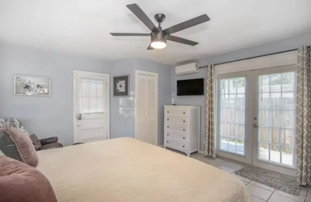 1999 N Betty Lane Clearwater FL 33755