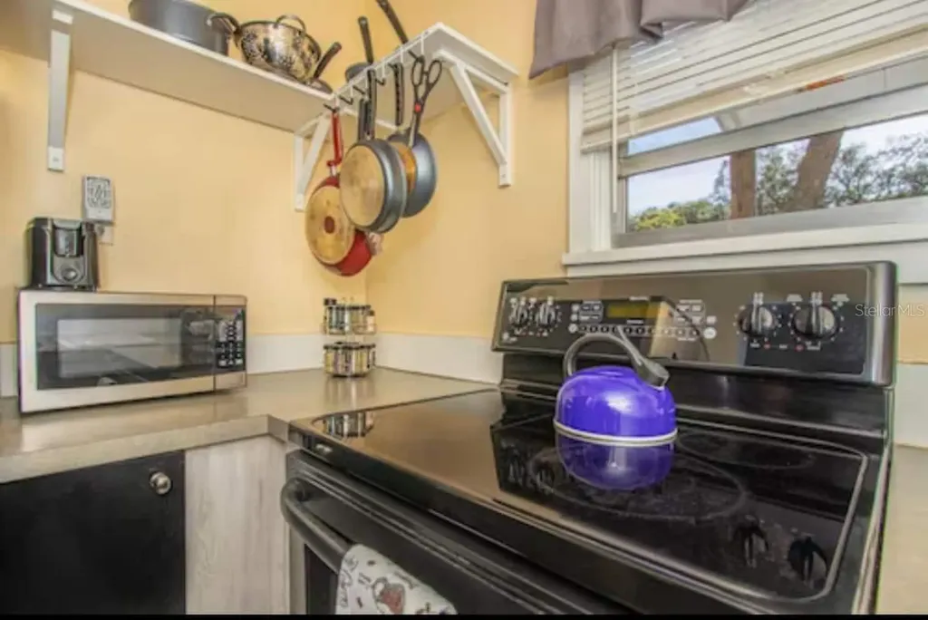 1999 N Betty Lane Clearwater FL 33755