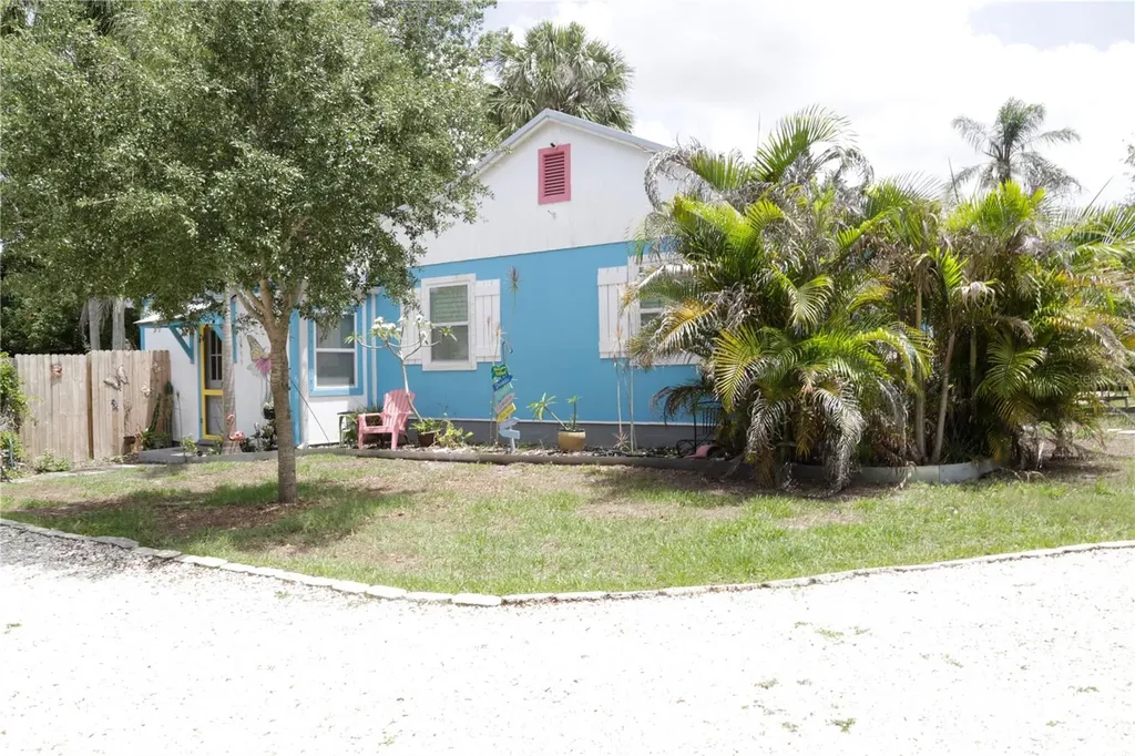 1999 N Betty Lane Clearwater FL 33755