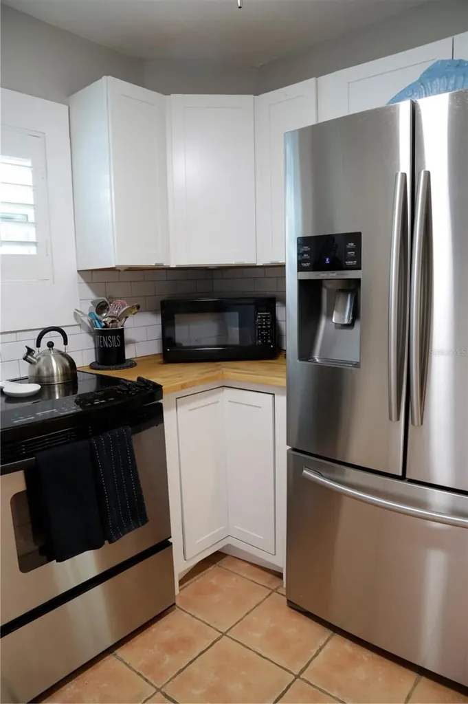 1999 N Betty Lane Clearwater FL 33755