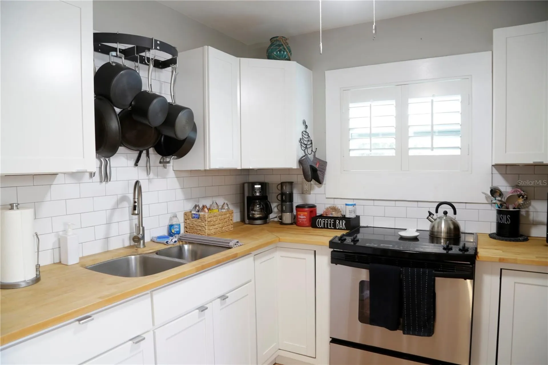 1999 N Betty Lane Clearwater FL 33755