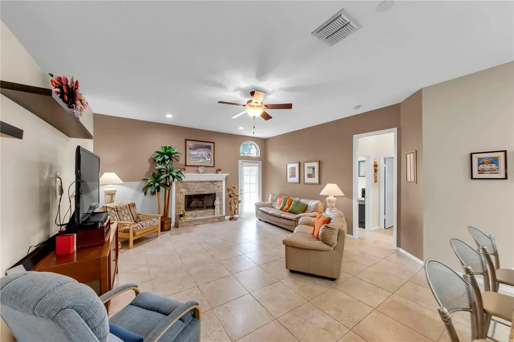 7816 Marigold Avenue Tampa FL 33614