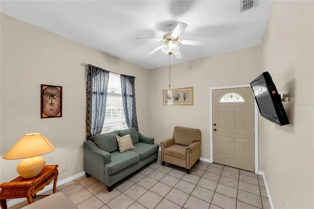 7816 Marigold Avenue Tampa FL 33614