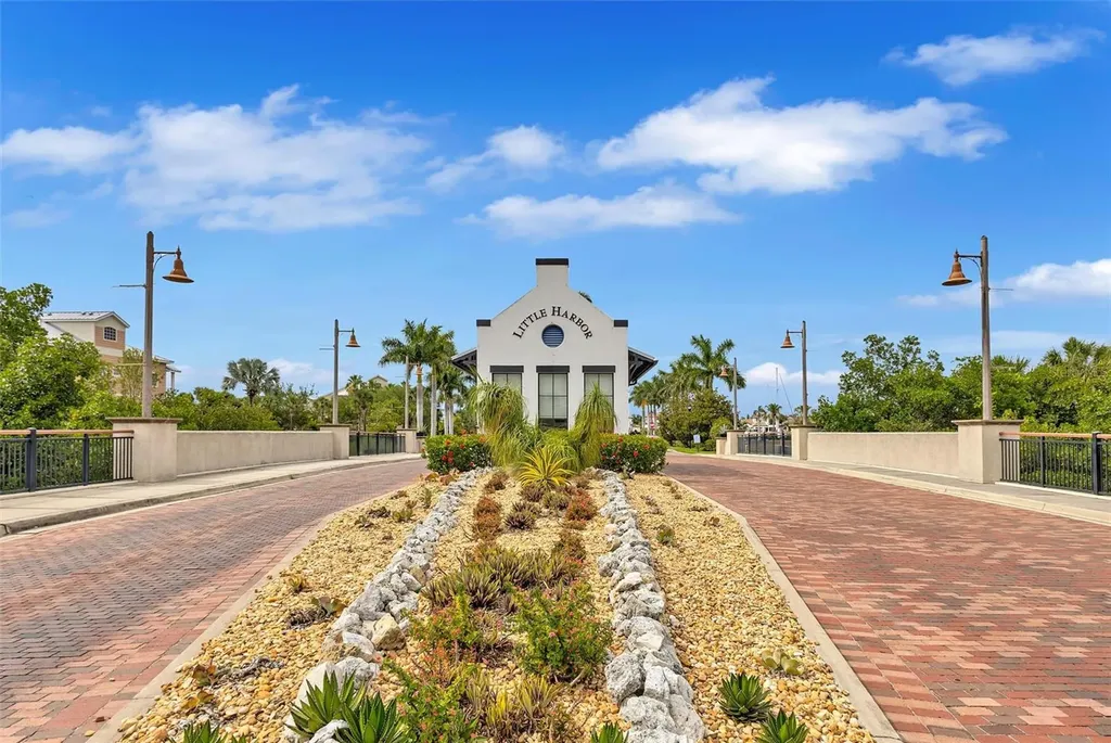 3027 Bermuda Sloop Circle Ruskin FL 33570