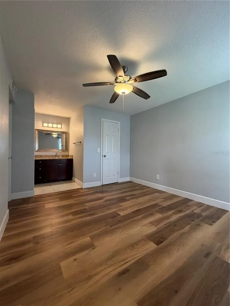 5168 Conroy Road Orlando FL 32811