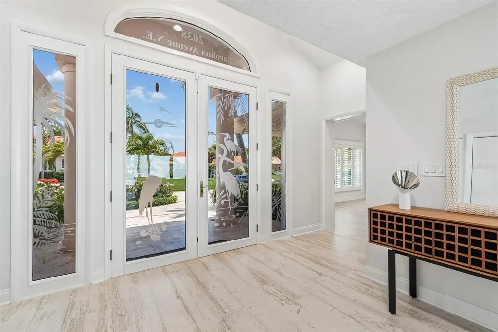 2038 Carolina Avenue NE St Petersburg FL 33703