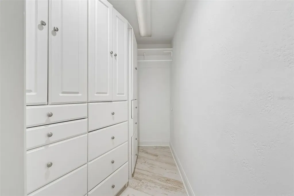 2038 Carolina Avenue NE St Petersburg FL 33703