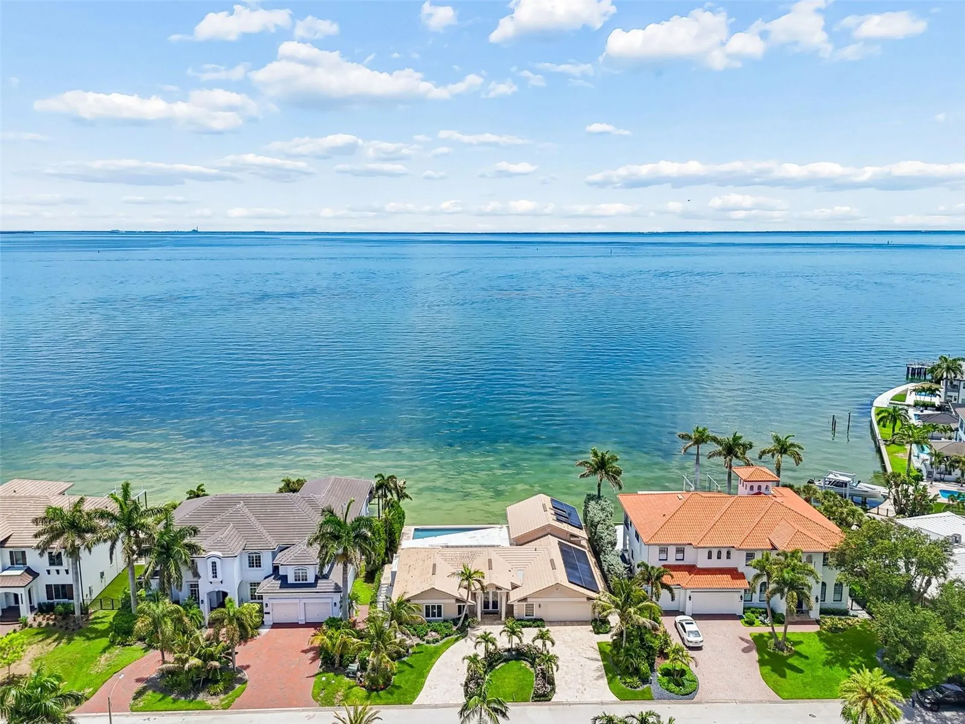 2038 Carolina Avenue NE St Petersburg FL 33703