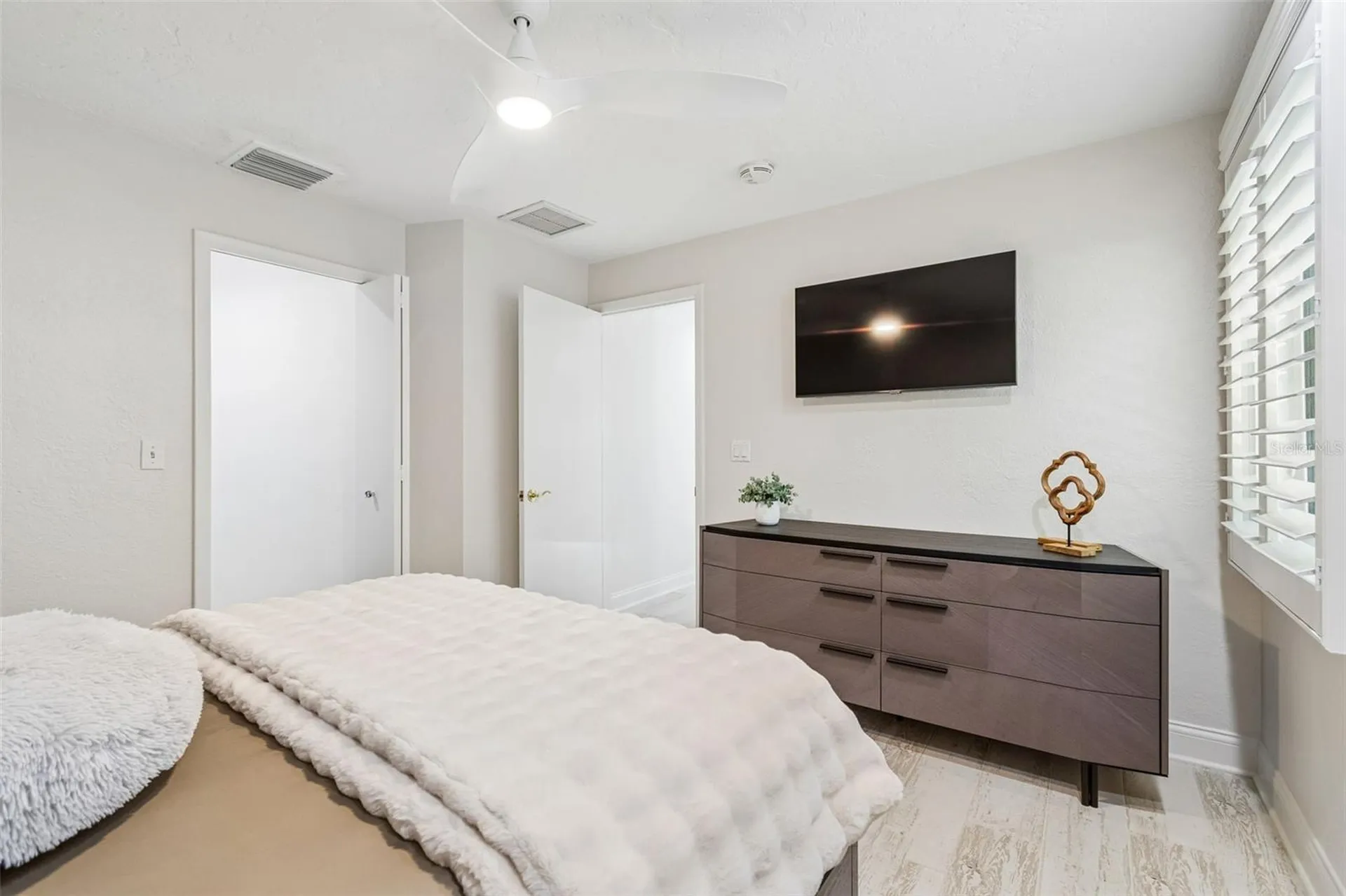 2038 Carolina Avenue NE St Petersburg FL 33703