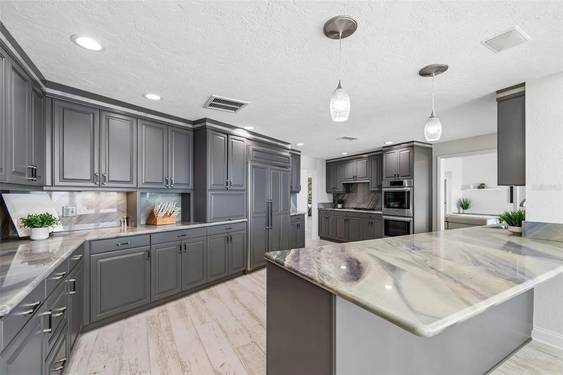 2038 Carolina Avenue NE St Petersburg FL 33703