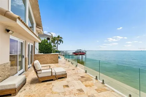 2038 Carolina Avenue NE St Petersburg FL 33703
