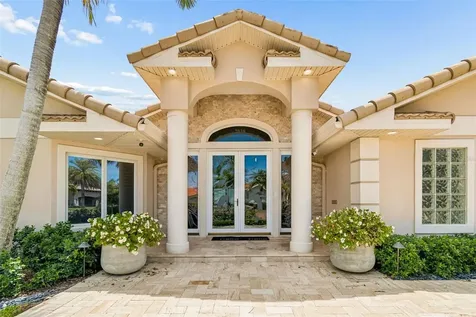 2038 Carolina Avenue NE St Petersburg FL 33703