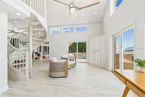 2038 Carolina Avenue NE St Petersburg FL 33703