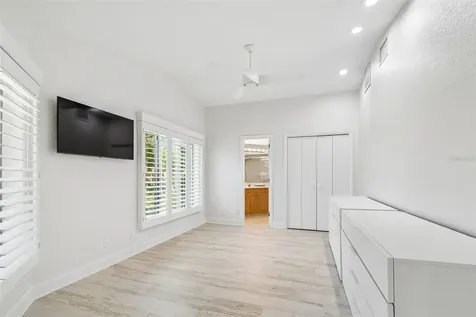 2038 Carolina Avenue NE St Petersburg FL 33703