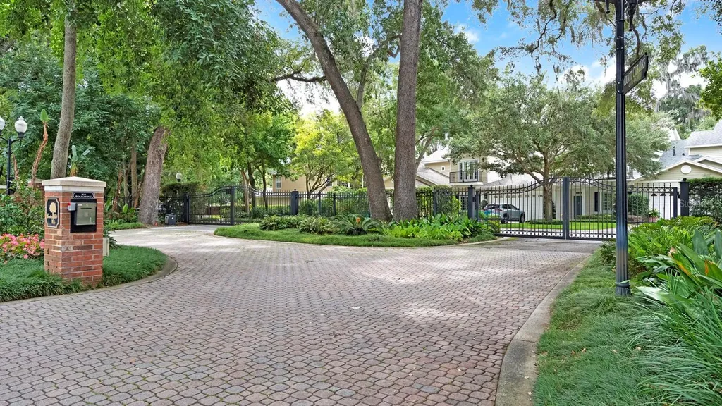1223 Country Club Oaks Circle Orlando FL 32804