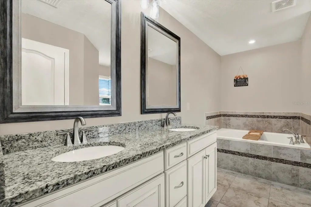 11702 Lake Lucaya Drive Riverview FL 33579