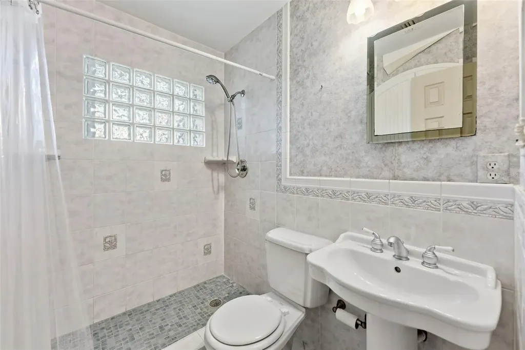 8450 56th Street N Pinellas Park FL 33781