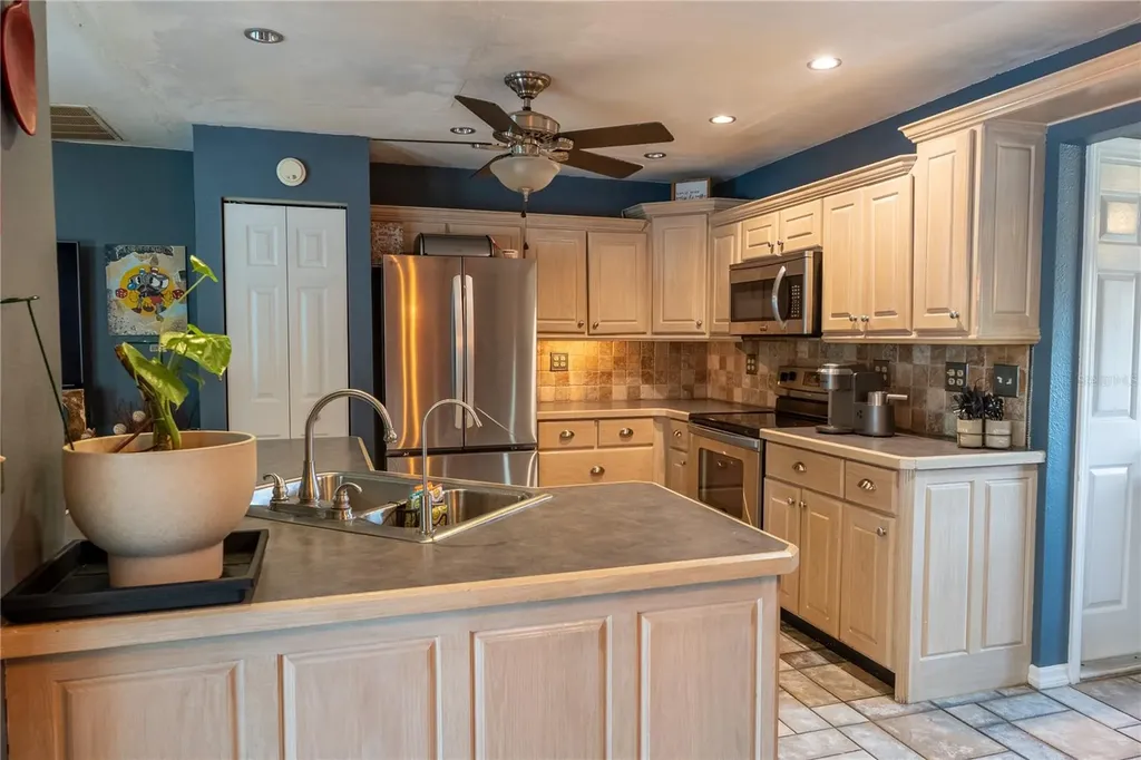 720 Tahiti Drive Kissimmee FL 34758