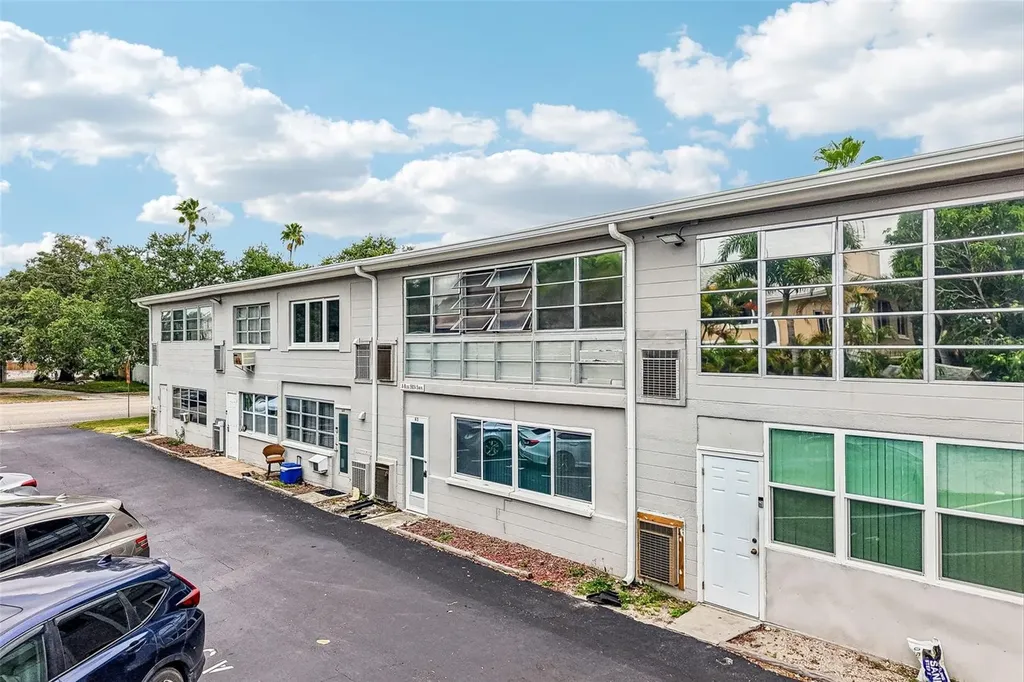 5924 5th Avenue N St Petersburg FL 33710