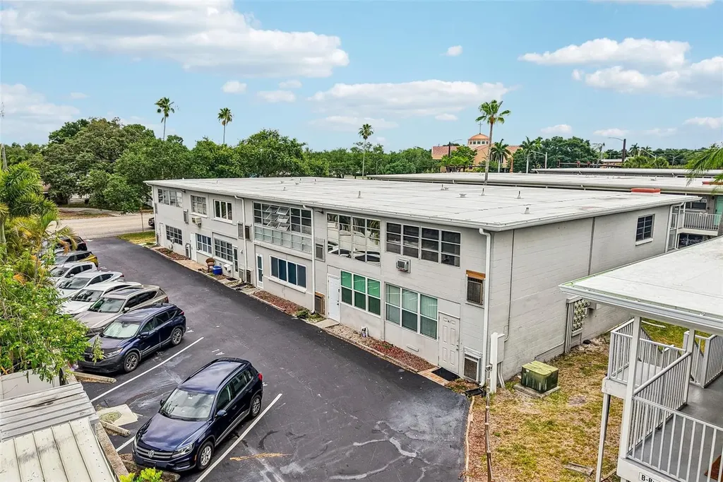 5924 5th Avenue N St Petersburg FL 33710