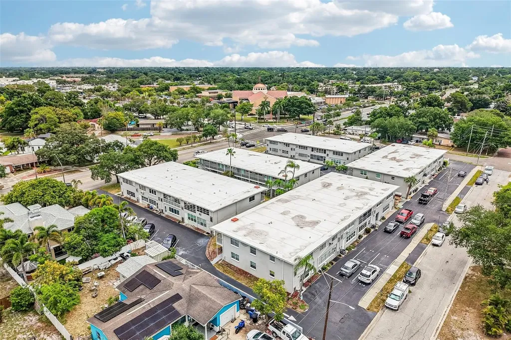5924 5th Avenue N St Petersburg FL 33710