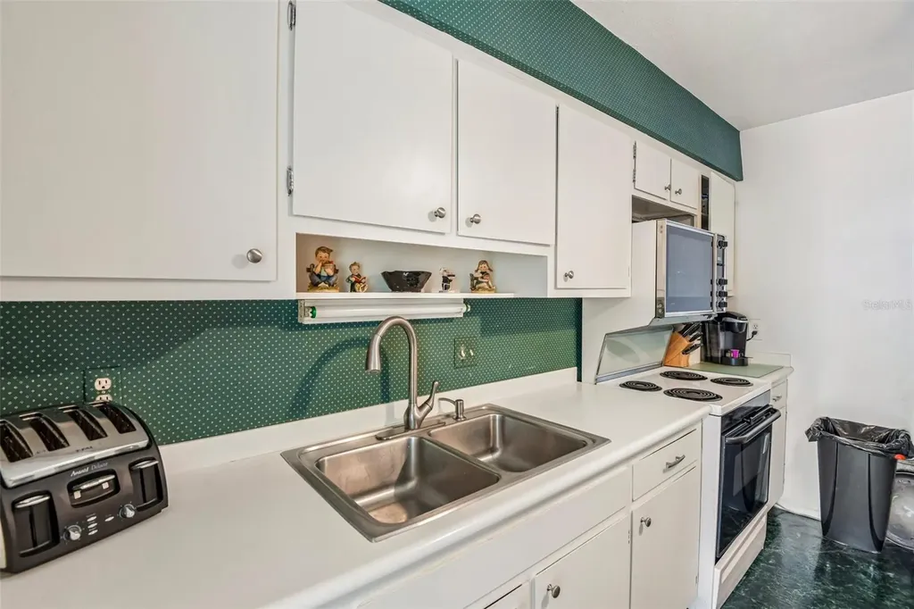 5924 5th Avenue N St Petersburg FL 33710