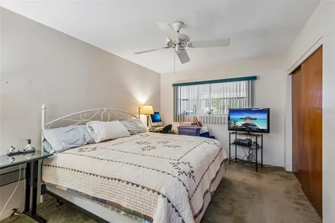 5924 5th Avenue N St Petersburg FL 33710