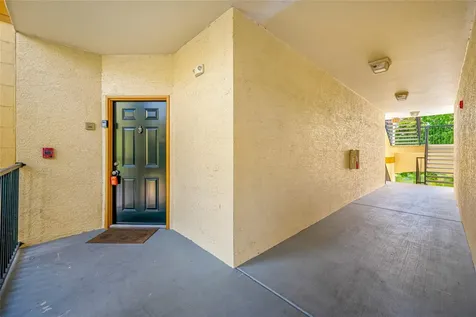 5612 Pinnacle Heights Circle Tampa FL 33624