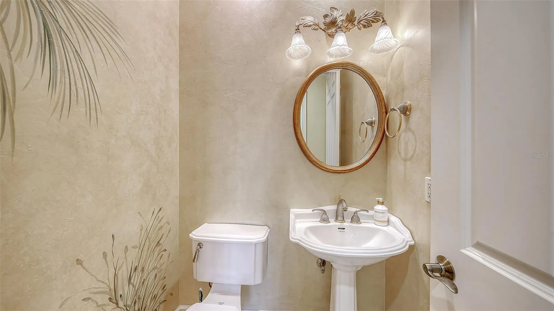 8889 Enclave Court Sarasota FL 34238