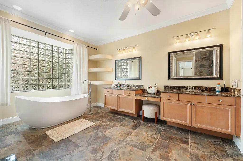 8612 Oldbridge Lane Orlando FL 32819