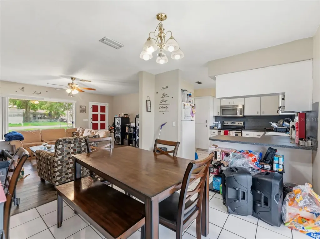 2109 W Erna Drive Tampa FL 33603