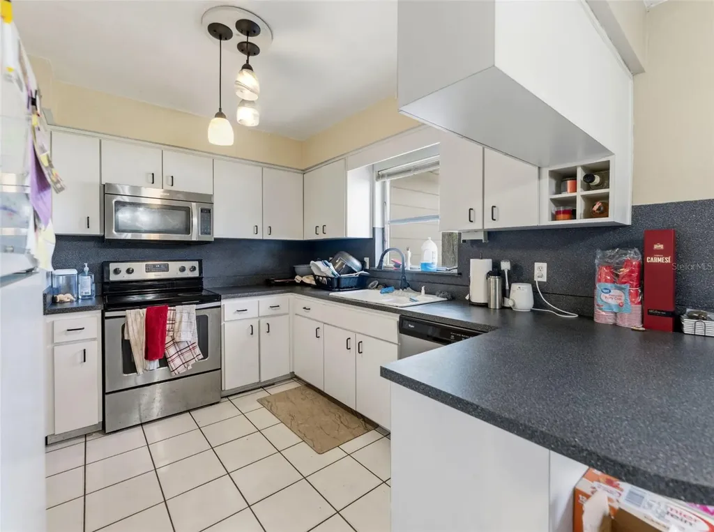 2109 W Erna Drive Tampa FL 33603