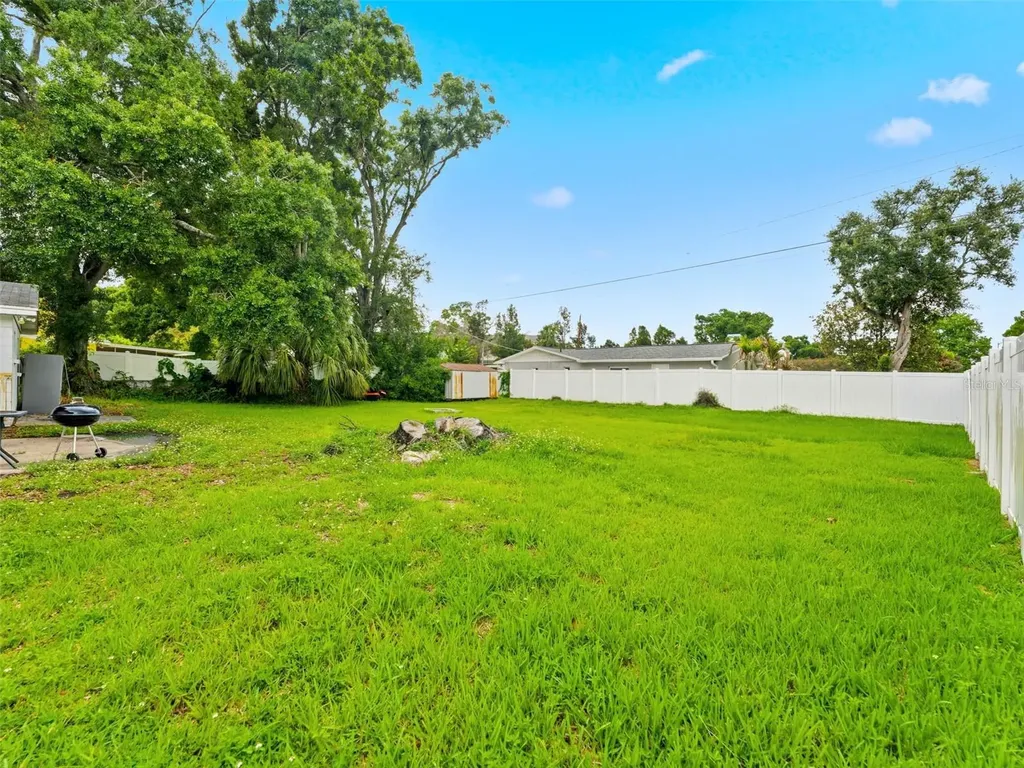 2109 W Erna Drive Tampa FL 33603
