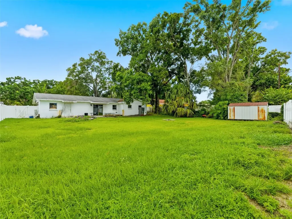 2109 W Erna Drive Tampa FL 33603