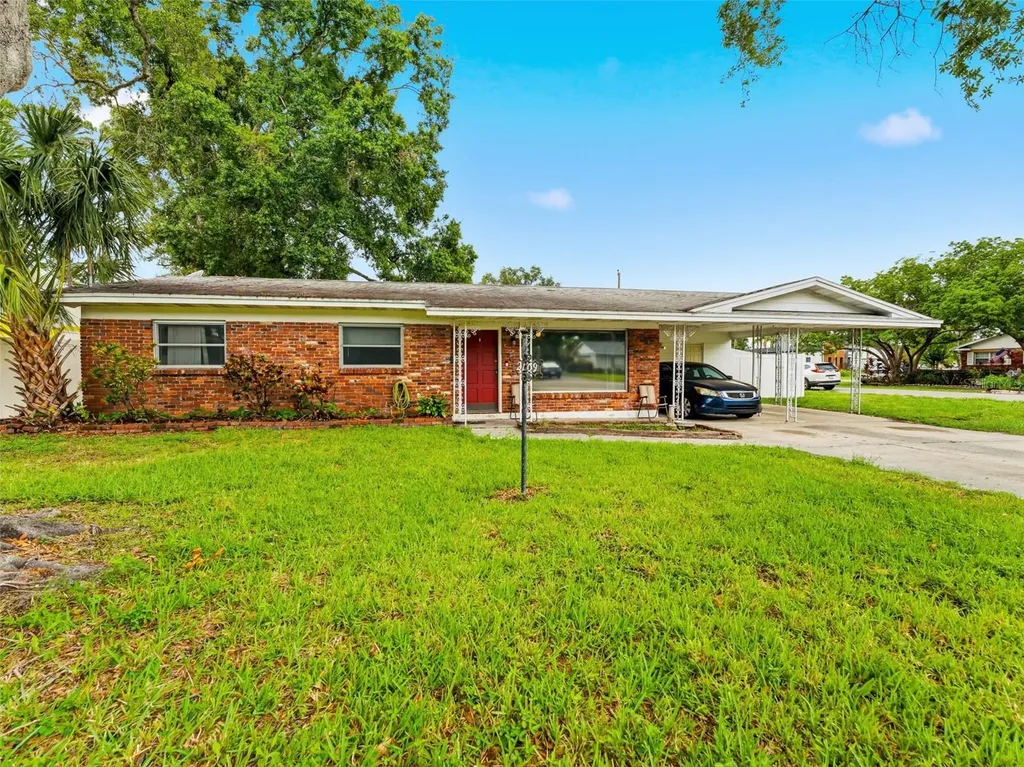 2109 W Erna Drive Tampa FL 33603