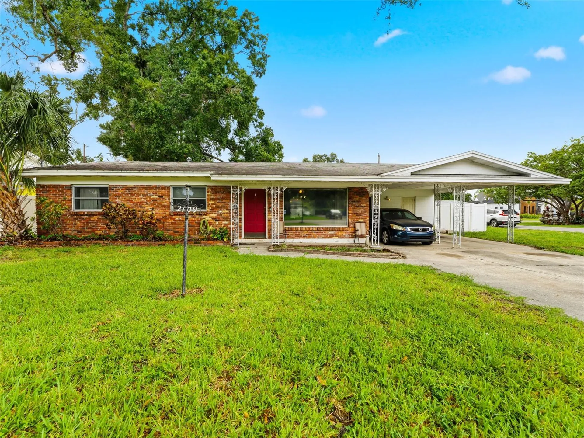 2109 W Erna Drive Tampa FL 33603