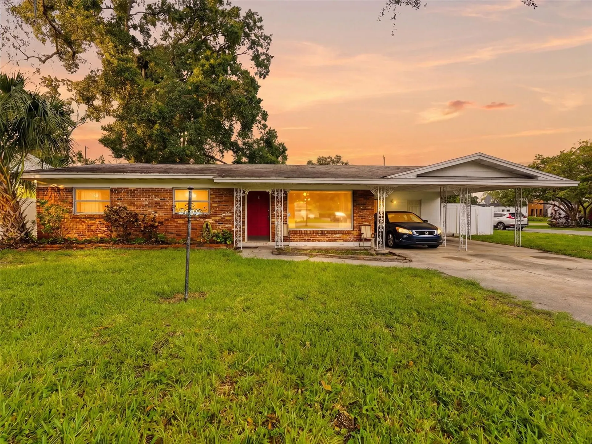 2109 W Erna Drive Tampa FL 33603