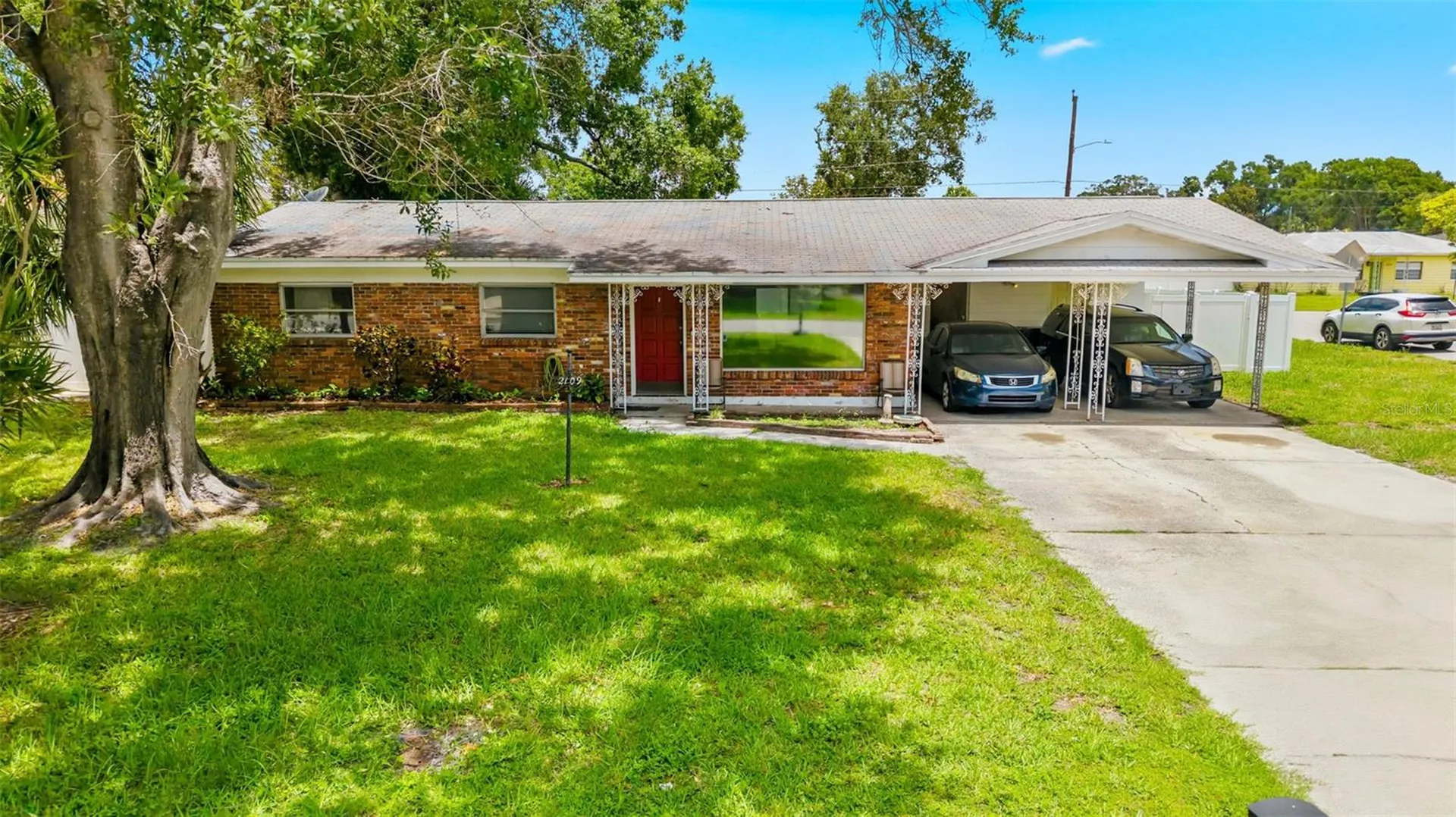 2109 W Erna Drive Tampa FL 33603